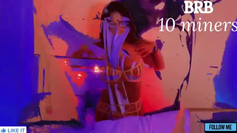 Snapshot of emily_gin chatting on April 17, 2:47 am EMILY online show from April 17, 2:47 am