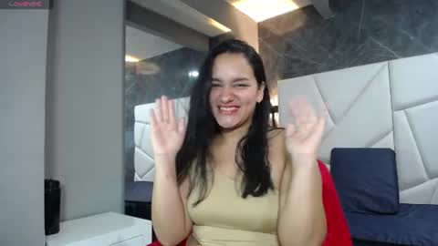 Snapshot of emily_gomez159 chatting on June 25, 11:37 am Emily online show from June 25, 11:37 am