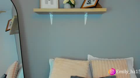 Snapshot of emily_haze chatting on December 5, 10:55 am Emily online show from December 5, 10:55 am