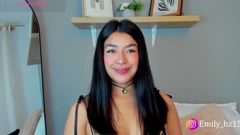 Snapshot of emily_haze chatting on January 27, 10:06 am Emily online show from January 27, 10:06 am
