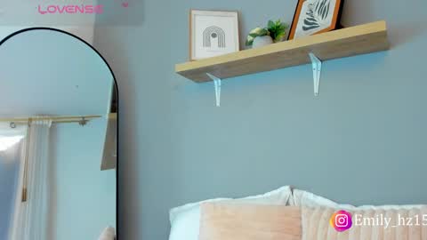 Snapshot of emily_haze chatting on February 15, 1:27 pm Emily online show from February 15, 1:27 pm