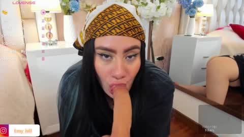 Snapshot of emily_hill___ chatting on February 21, 12:16 am EMILY Monday 5-2 am From Tuesday to Friday5-1 am Colombia time online show from February 21, 12:16 am