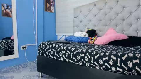Emily jhon online show from October 21, 2:18 pm
