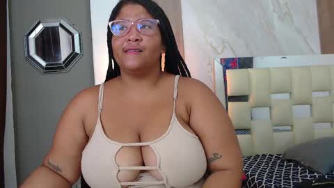 Snapshot of emily_jhonsson_ chatting on May 18, 12:11 pm emily_jhonsson_ online show from May 18, 12:11 pm