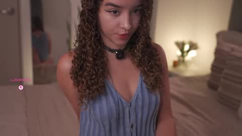 Snapshot of emily_johnson1 chatting on April 24, 1:30 am Juliana online show from April 24, 1:30 am