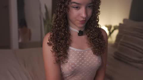 Snapshot of emily_johnson1 chatting on May 2, 11:10 pm Juliana online show from May 2, 11:10 pm