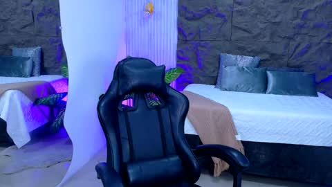 Snapshot of emily_jones3 chatting on April 29, 12:20 pm Emily online show from April 29, 12:20 pm