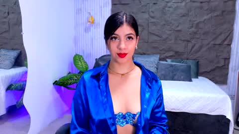 Snapshot of emily_jones3 chatting on May 19, 12:11 pm Emily online show from May 19, 12:11 pm