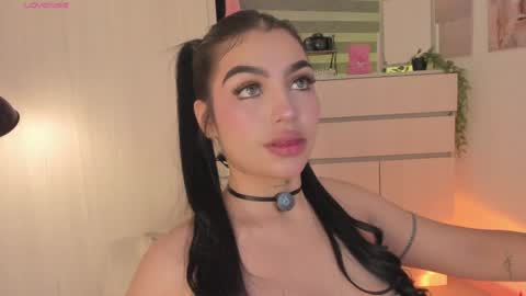 EmilyKenner  Independent model  online show from May 17, 12:01 pm