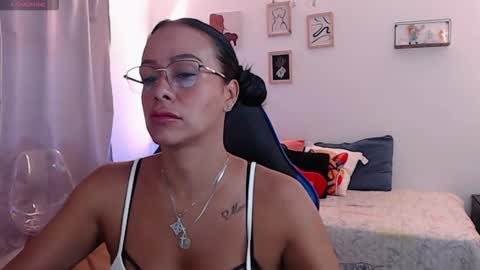 Snapshot of emily_leroy571240 chatting on November 6, 12:28 pm emily leroy. online show from November 6, 12:28 pm
