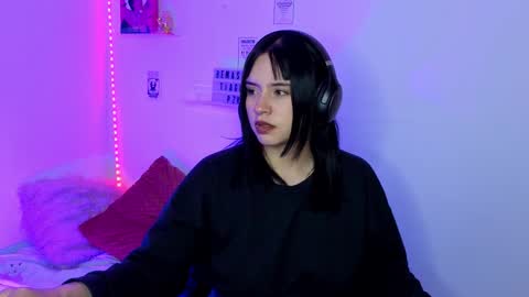 Emily Lindey online show from March 28, 6:24 am