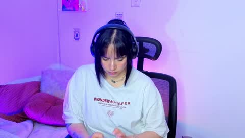 Emily Lindey online show from April 9, 6:19 am