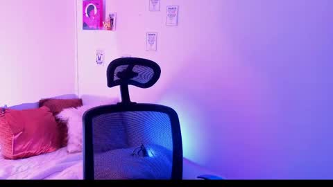 Snapshot of emily_lindey_ chatting on April 29, 4:38 am Emily Lindey online show from April 29, 4:38 am