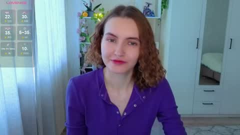 Snapshot of emily_lune chatting on May 9, 2:39 am Emily online show from May 9, 2:39 am