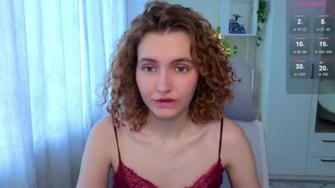 Snapshot of emily_lune chatting on June 28, 6:41 am Emily online show from June 28, 6:41 am