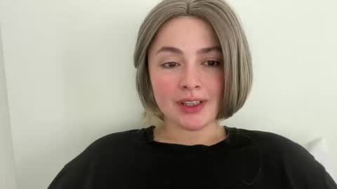 Snapshot of emily_morning_dew chatting on April 19, 8:02 am emily_morning_dew online show from April 19, 8:02 am