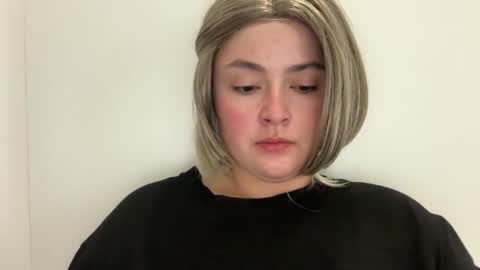 Snapshot of emily_morning_dew chatting on April 20, 6:05 am emily_morning_dew online show from April 20, 6:05 am