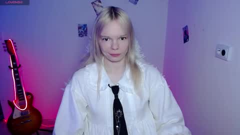 Snapshot of emily_nyaffe chatting on March 10, 4:06 am Lia online show from March 10, 4:06 am