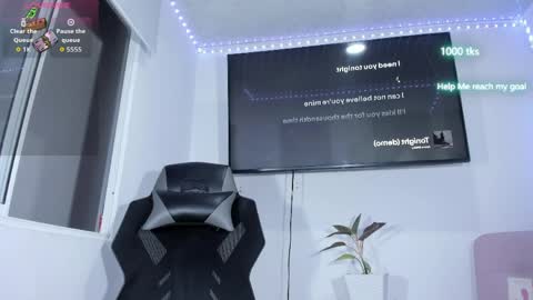 emily_palmeer online show from April 4, 8:45 am