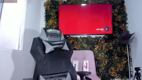 emily_palmeer online show from April 19, 11:42 am