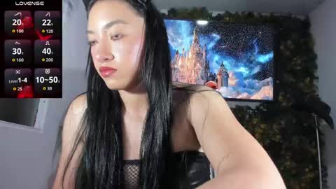 Snapshot of emily_palmeer chatting on May 8, 10:09 am emily_palmeer online show from May 8, 10:09 am