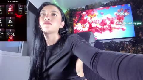 Snapshot of emily_palmeer chatting on June 7, 9:24 am emily_palmeer online show from June 7, 9:24 am