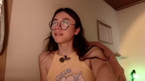 emily_pearl_ online show from December 6, 9:02 pm