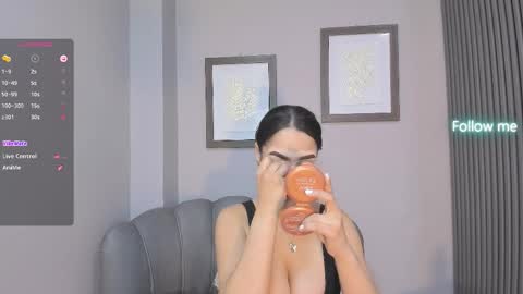 Snapshot of emily_roberts1 chatting on September 28, 5:35 am Emily online show from September 28, 5:35 am