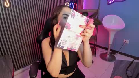 Snapshot of emily_roberts1 chatting on September 29, 4:28 am Emily online show from September 29, 4:28 am