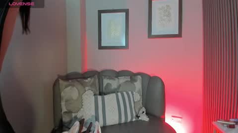 Snapshot of emily_roberts1 chatting on September 30, 1:27 pm Emily online show from September 30, 1:27 pm
