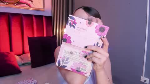 Snapshot of emily_roberts1 chatting on December 19, 9:22 pm Emily online show from December 19, 9:22 pm