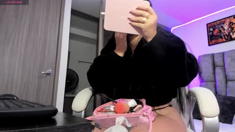 Snapshot of emily_roose_ chatting on January 22, 10:40 am Natalia online show from January 22, 10:40 am