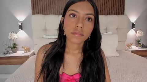 Snapshot of emily_rose1_ chatting on June 25, 12:31 pm Emily rose1 online show from June 25, 12:31 pm
