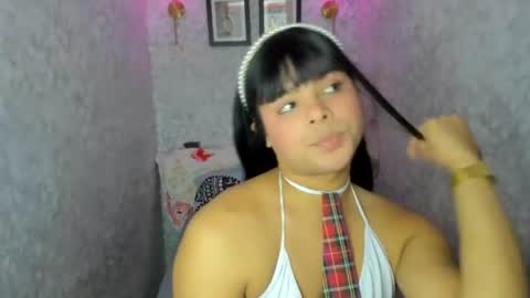 Snapshot of emily_rosue_ chatting on July 5, 4:19 am emily_rosue_ online show from July 5, 4:19 am