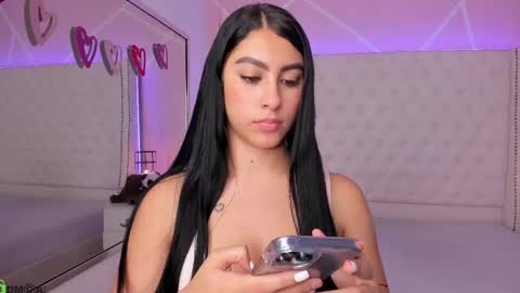 Snapshot of emily_roux chatting on February 26, 8:48 am  EMILY  online show from February 26, 8:48 am