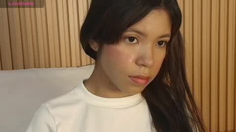 Snapshot of emily_sweett12 chatting on June 2, 12:07 pm Emily online show from June 2, 12:07 pm