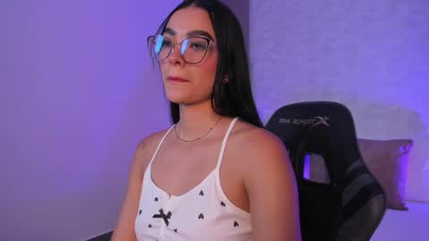 emily_tolson online show from April 1, 6:16 pm