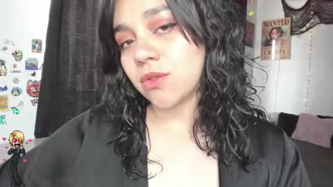 Snapshot of emily_vader chatting on October 22, 4:29 pm emily_vader online show from October 22, 4:29 pm