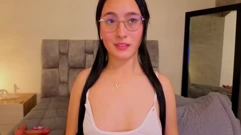 emily_vermont online show from February 18, 3:13 am