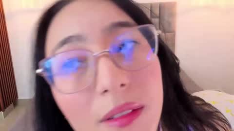 emily_vermont online show from March 18, 11:46 am