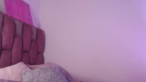 Snapshot of emily_w2 chatting on May 31, 3:04 am emily_w2 online show from May 31, 3:04 am