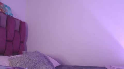 Snapshot of emily_w2 chatting on July 27, 3:02 am emily_w2 online show from July 27, 3:02 am