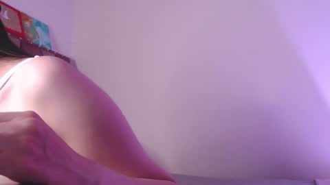 Snapshot of emily_w2 chatting on August 4, 12:58 am emily_w2 online show from August 4, 12:58 am
