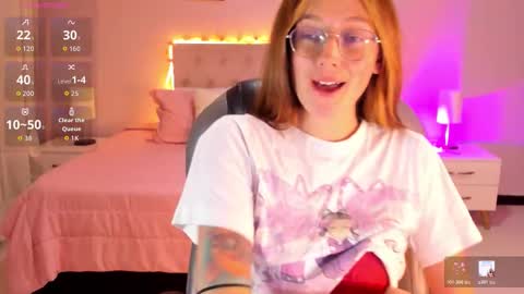 emily_warren__ online show from March 12, 8:04 pm