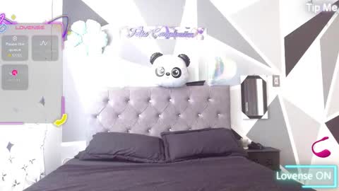 Snapshot of emily_white00 chatting on May 14, 4:58 pm emily online show from May 14, 4:58 pm