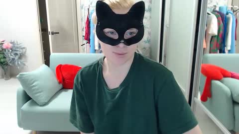 Emily online show from March 11, 6:25 pm