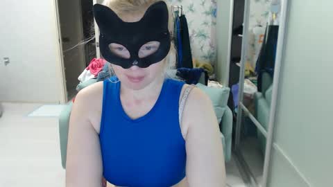 Snapshot of emily_york18 chatting on April 29, 8:15 pm Emily online show from April 29, 8:15 pm