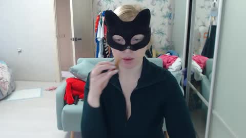 Snapshot of emily_york18 chatting on April 30, 11:16 am Emily online show from April 30, 11:16 am