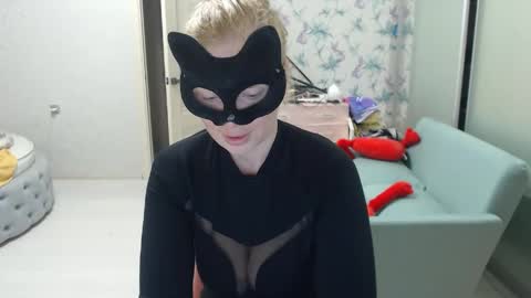 Snapshot of emily_york18 chatting on May 20, 4:02 pm Emily online show from May 20, 4:02 pm
