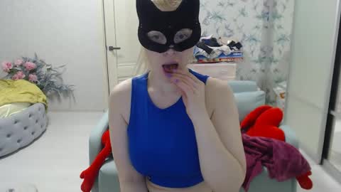 Snapshot of emily_york18 chatting on June 7, 6:00 pm Emily online show from June 7, 6:00 pm